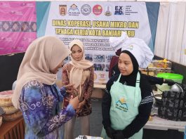 Ramaikan Expo UMKM Banjarbaru, Stand LPK Marlina Sajikan Kue Karya Teman Disabilitas