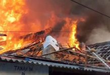 Asrama Polri Kramat Jati Dilalap Api, Petugas Dikerahkan, Warga Panik Berhamburan!