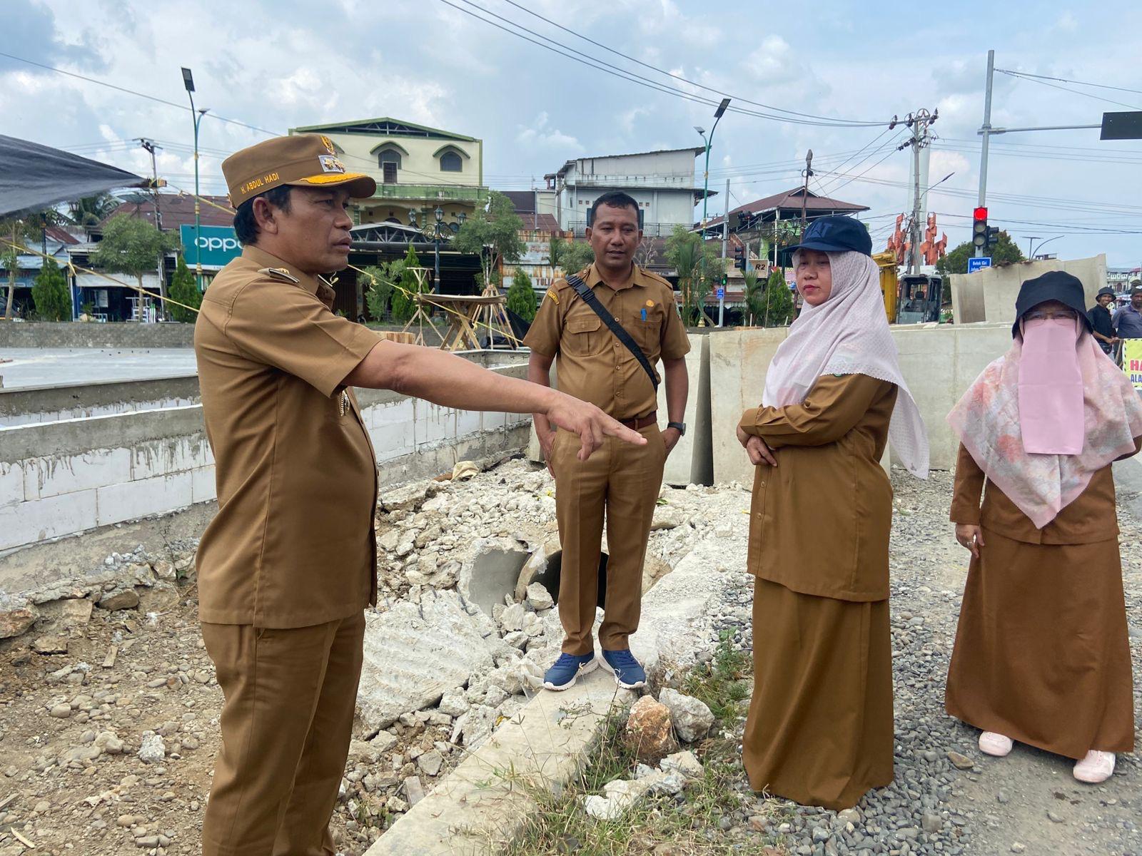 Bupati Balangan Tinjau Proyek Median Jalan
