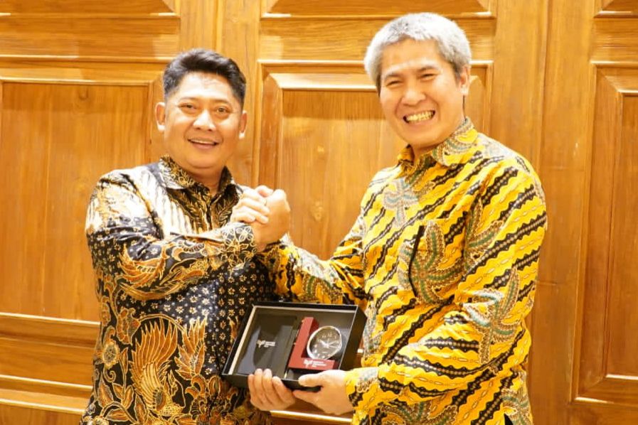 Bupati HST Jajaki Kerja Sama dengan ITPLN