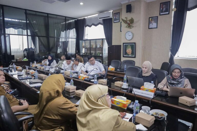 Gelar Rapat, Pansus IV DPRD Kalsel Tegaskan Penyelenggaraan Kesehatan Harus Berdampak Nyata ke Masyarakat