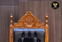 DKPP Sanksi Keras Ketua Hingga Sekjen KPU RI Sewa Jet Pribadi Saat Pemilu, Netizen: Balikin Duit 90 M!