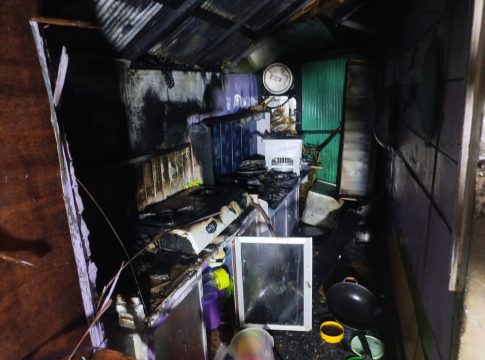Jumiati Lupa Matikan Kompor, Dua Rumah di Komplek UKA Terbakar