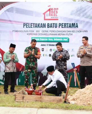 Bupati dan Dandim Letakkan Batu Pertama Koperasi Desa Merah Putih di Tanah Bumbu