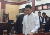 Vonis Mengejutkan! Jonathan Frizzy Hanya Dihukum 8 Bulan Penjara dalam Kasus Vape Obat Keras!