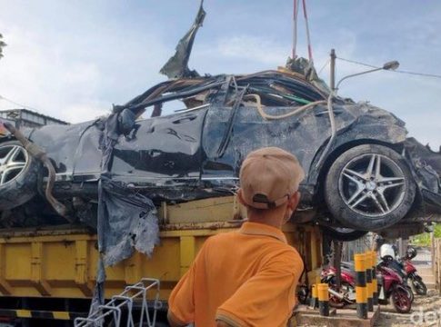 GEGER! Ada Mobil Mewah Hancur di Antara Reruntuhan Ponpes Al Khoziny: Pemiliknya Misterius!