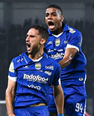 Persib Unggul 2-0 Atas Persis Meski Main Dengan 10 Pemain – Maung Bandung Tunjukkan Karakter