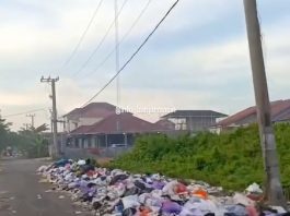 Tumpukan Sampah Meluber ke Jalan di Jalan Pramuka Dikeluhkan Warga