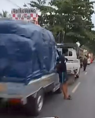 Macet Panjang Arah Jembatan Barito Jelang Penutupan Esok