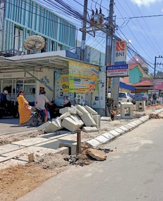 Trotoar Kota Dikebut Siang Malam, Banjarbaru Siap Jadi Kota Ramah Pejalan Kaki