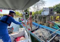 Wujud Kepedulian di Pesisir, Sat Polairud Polres Tanah Laut Bagikan Sembako untuk Nelayan