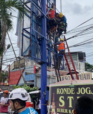 Usai Kembali Terjadi Insiden Tersetrum, Gusti Rizky Soroti Keselamatan Pekerja Reklame