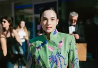 Hari Batik Nasional 2025, Busana Batik Beskap Ala Chelsea Islan ini Bisa Dijadikan Insprirasi
