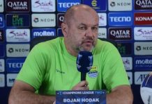 Bojan Hodak Siap Singkirkan Pemain Persib Demi Evaluasi Tim