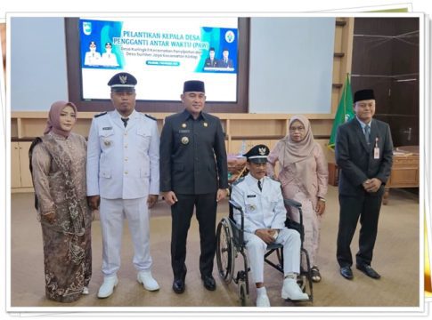 Bupati Tanah Laut Lantik Kades PAW Kuringkit &amp; Sumber Jaya, Ingatkan Wajib Punya Jiwa Petarung