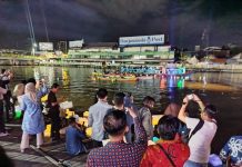 Lampion Hiasi Sungai Martapura di Pembukaan Cang Kurah Kreatif Festival 2025
