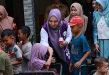 Ratusan Paket Sembako Diserahkan Gubernur Kalsel dan Bunda PAUD Saat Kunjungi TK Aisyiyah Bustanul Athfal HSU