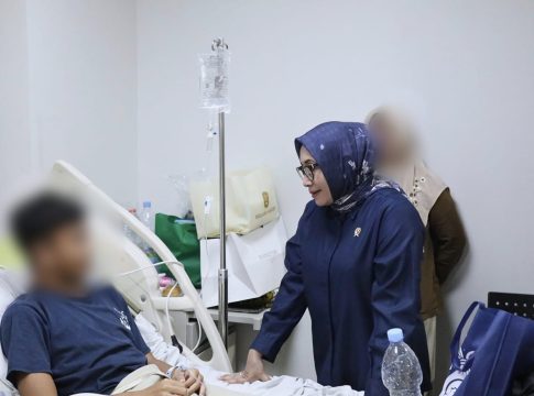 Jenguk Korban Ledakan SMAN 72, Menteri PPPA Pastikan Pemulihan Fisik dan Mental Berjalan Optimal