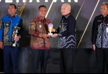 Tanah Laut Raih Penghargaan untuk Akses Kesehatan Gratis di Kalsel 2025