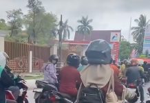 Antrian Panjang Pengendara di SPBU Banjarmasin
