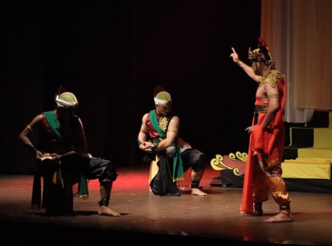 “Kembang Darah” Bikin Merinding! Guncang Malam Batanam Karya di Taman Budaya Kalsel!