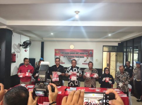 Narkoba Rp 2,6 M Diblender! Polda Kalsel Musnahkan Sabu &amp; Ekstasi, Ribuan Warga Terselamatkan
