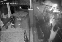 Aksi Tawuran Sejumlah Kelompok Remaja di Kelayan A Terekam Kamera CCTV