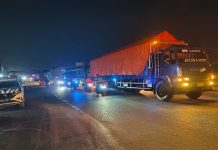 Truk Kontainer Amblas di Dekat Jembatan Barito, Jalan Trans Kalimantan Handil Bakti Lumpuh Total Hingga Malam