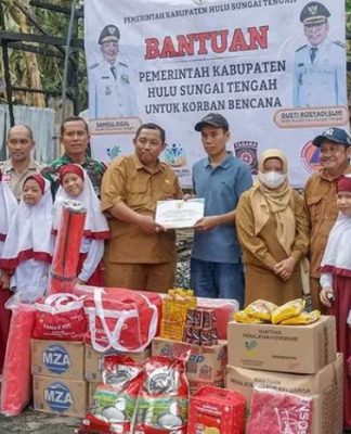 Pemkab HST Bergerak Cepat, Serahkan Bantuan untuk Korban Kebakaran di Banua Binjai