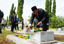 Membakar Semangat Kebangsaan di Hari Pahlawan 2025, Pemkab Tala Gelar Upacara Ziarah Kubur