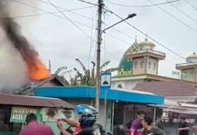 Api Berkobar di Kupang Rantau Tapin Hanguskan Bangunan Kayu