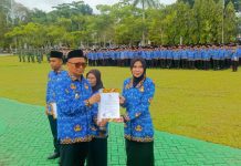 Bupati Tabalong Serahkan 1200 SK PPPK Paruh Waktu di HUT ke 54 KORPRI 2025
