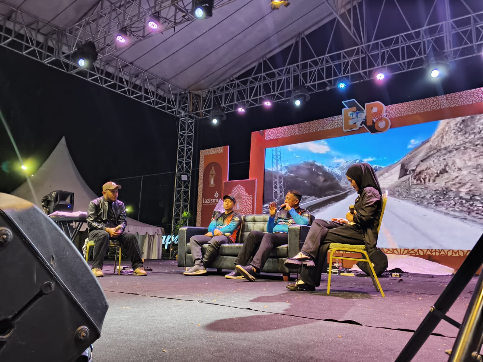 INSPIRATIF! Sandi “Gas Cari Angin” Ungkap Kisah Touring dan Dakwah 12 Negara, dari Indonesia hingga Pakistan