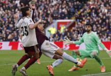 Aston Villa Kalahkan Manchester United 2-1, The Villans Naik ke Puncak 3