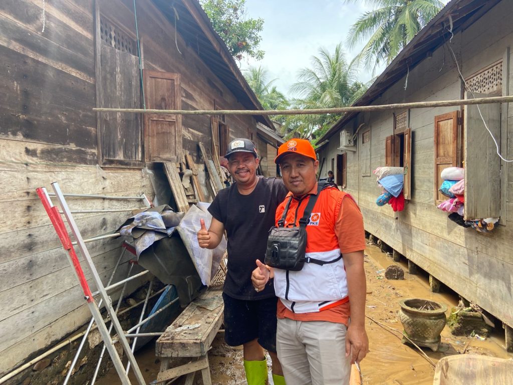 Banjir Tebing Tinggi! Rumah dan Toko Anggota DPRD Balangan Ikut Terendam, Kerugian Tak Terelakkan