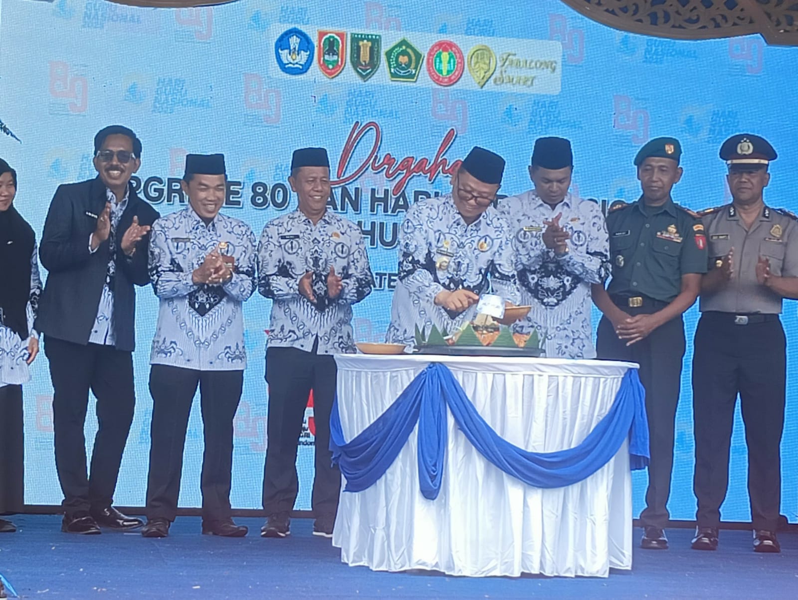 Ribuan Guru Padati HUT PGRI Tabalong, Bupati Fani Gaungkan Pendidikan Karakter dan Akhlak di Era Digital
