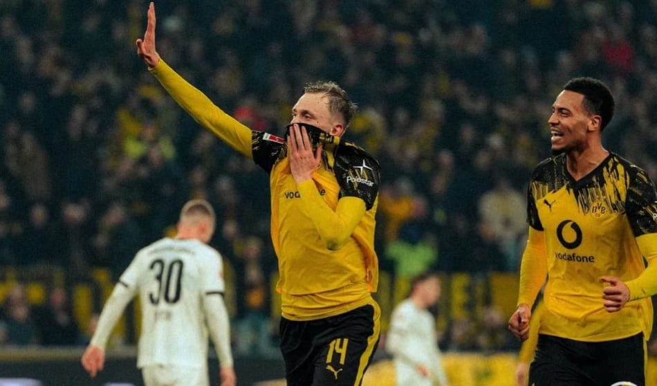 Borussia Dortmund Kalahkan Monchengladbach 2-0, Naik ke Posisi Kedua