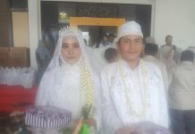 Senyum Bahagia Rahman dan Diah, 100 Pasangan Nikah Massal di Hari Jadi Tabalong ke-60