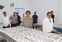 Ketua Komisi II DPR RI Tinjau SPPG Polres HST di Batu Benawa