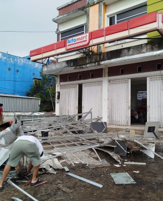 Pernyataan Resmi Alfamart Terkait Kanopi Roboh di Gerai Kertak Hanyar