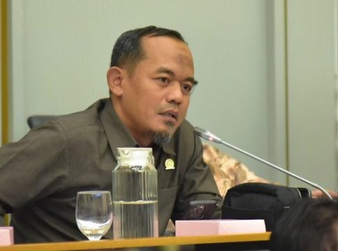 DPR Desak Menhut Ungkap Sindikat Illegal Logging dalam 30 Hari
