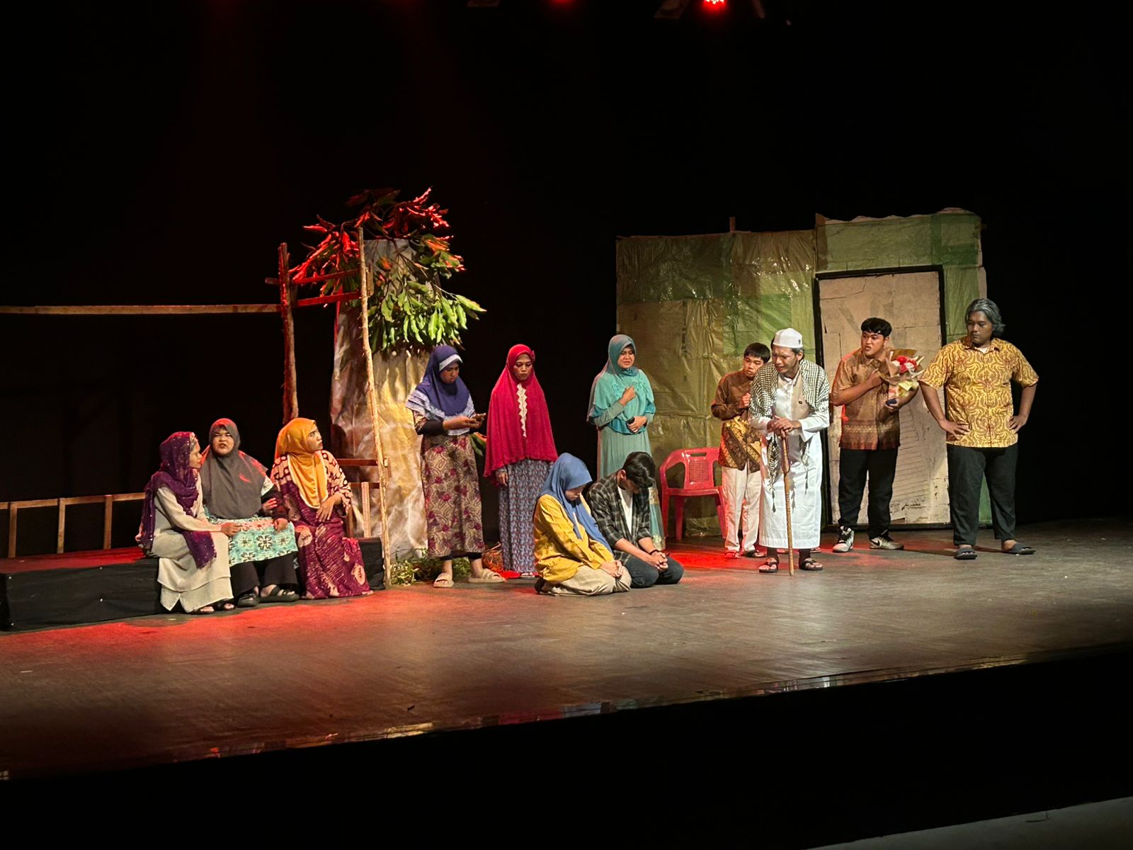 Drama "Tanah Bala" Himasindo Production Banjir Apresiasi Penonton, Bukti Seni Teater Masih Hidup