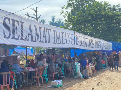 VIRAL! Rest Area Masjid As-Shalihin Jalur Bypass Kapar Jadi Oase Jamaah Sekumpul, Ribuan Singgah Makan &amp; Menginap