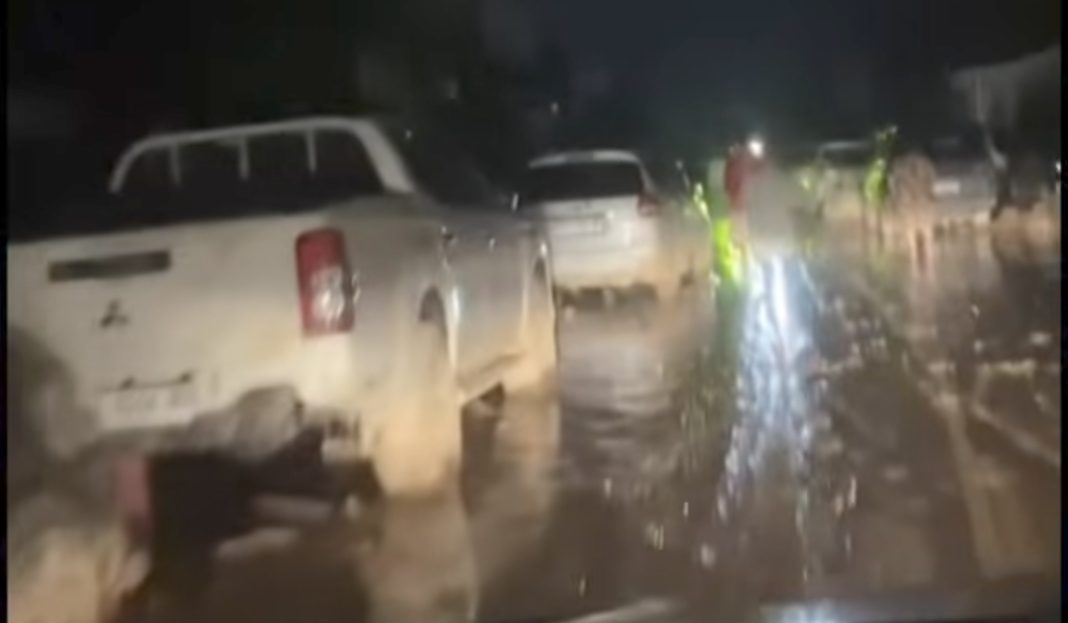 Ngeri! Mayat di Dalam Mobil di Tamiang Aceh Belum Dievakuasi Hingga Keluarkan Bau Busuk