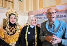 Sasirangan Tanah Laut Jadi Satu-satunya Kabupaten Guncang Panggung Mode Belgia