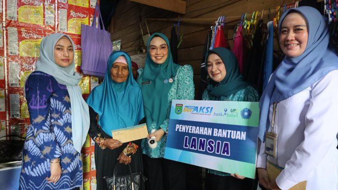 Penuh Haru di Hari Ibu, TP-PKK Tanah Bumbu Sambangi Lansia dan Disabilitas, Berbagi Kebahagiaan dari Hati