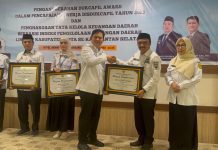 Tanah Bumbu Raih Penghargaan Dukcapil Award Terbaik II se Kalimantan Selatan 2025