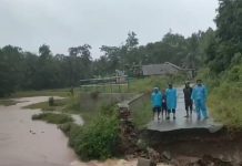 Jembatan Penghubung di Desa Martadah Baru-Desa Kait-kait Tanah Laut Putus Total, 1 Warga Meninggal Dunia