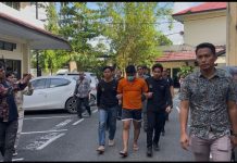 BREAKING NEWS! Oknum Polisi Pembunuh Mahasiswi ULM Zahra Dilla, Digiring Ikuti Konferensi Pers di Polresta Banjarmasin