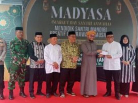 Madyasa III Anwaha Semarak! Bupati Tabalong Resmi Launching Aplikasi A-SMaRT untuk Digitalisasi Pesantren